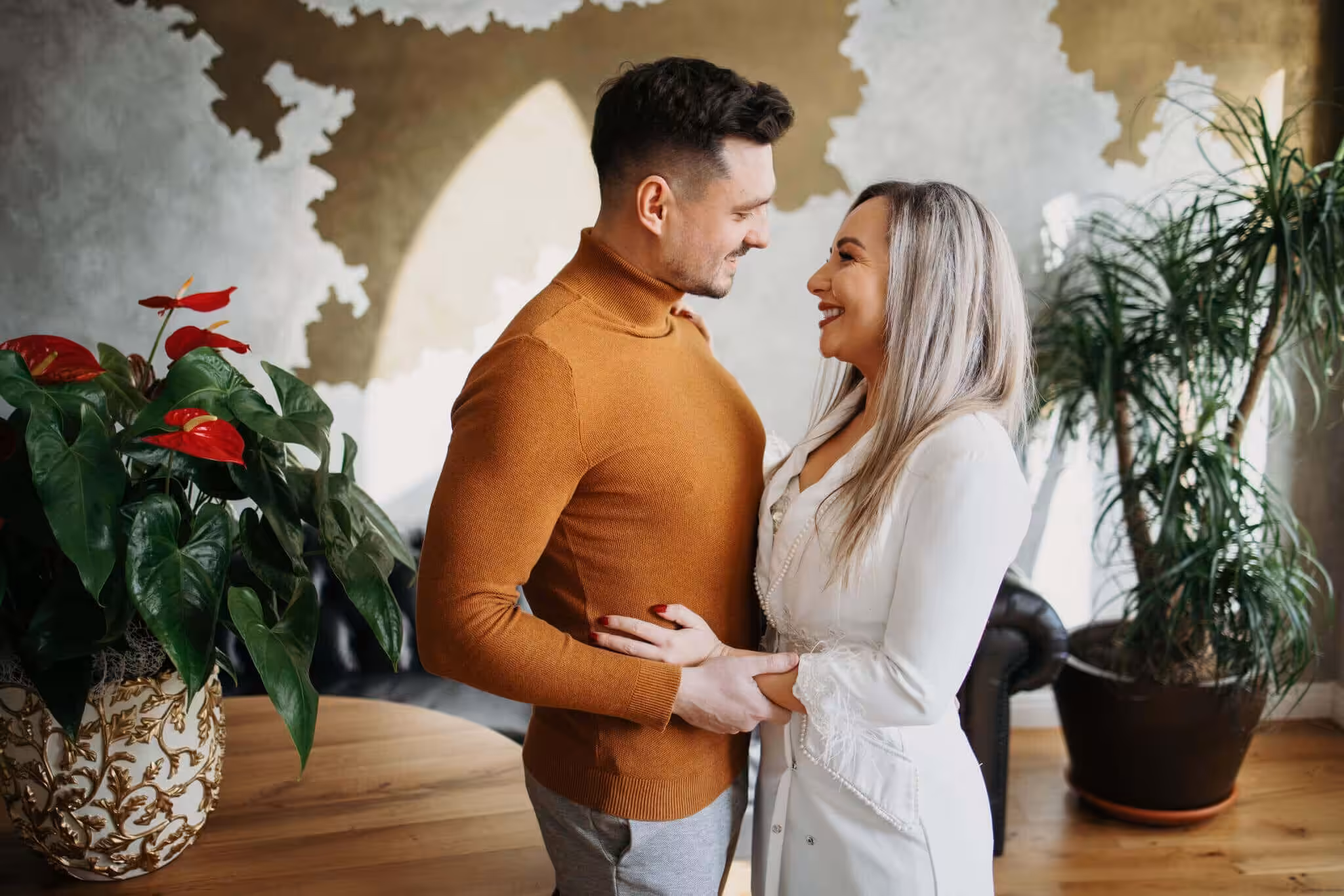 Ședință foto Save the Date : Pregătiți pentru Ziua cea Mare cu o Amintire Specială – Cocoșul de Aur din Târgu Mureș
